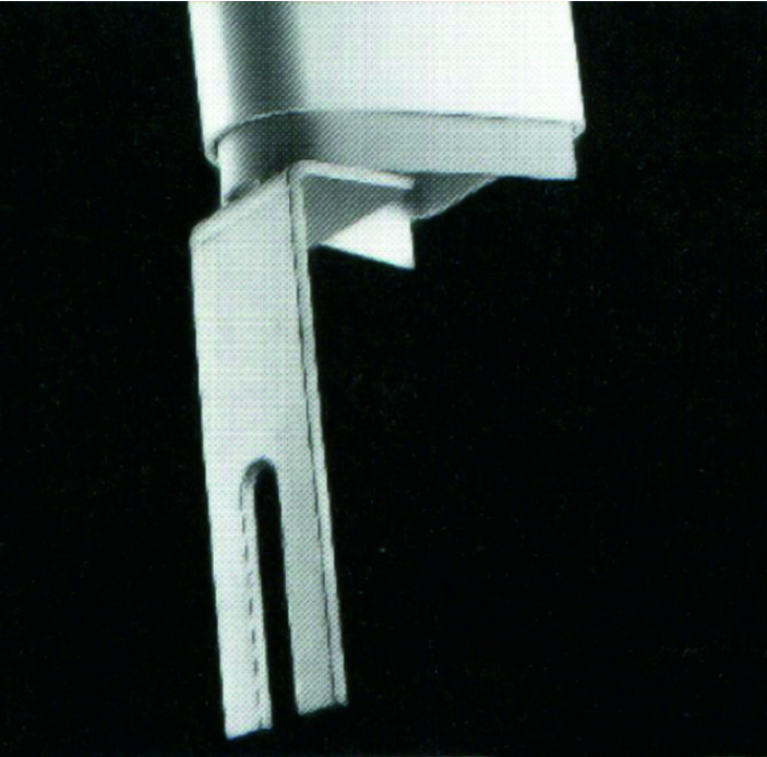 Schlitz-Halterung.jpg